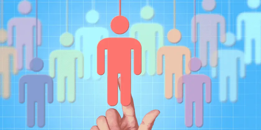 ما هو أحد عيوب التوظيف الخارجي