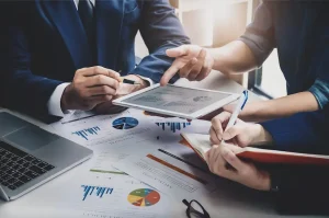 كيف يمكن الاحتفاظ بسجلات العملاء المالية كشركة استشارية